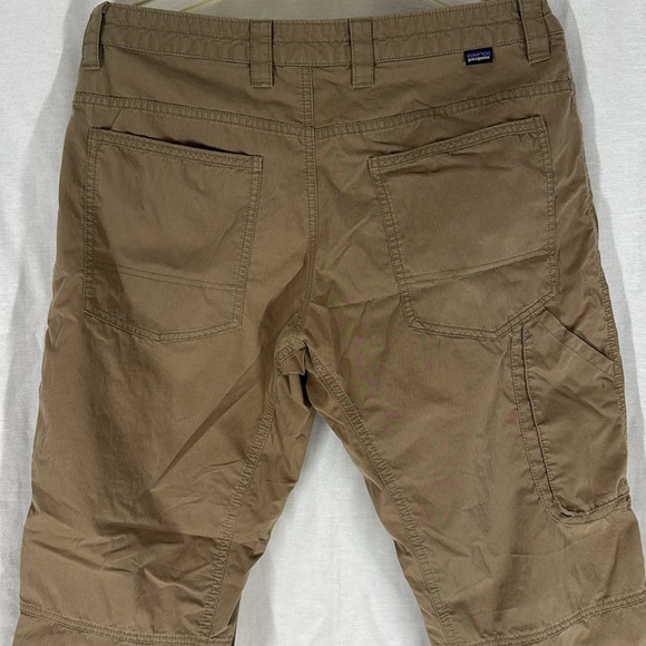 Men’s Patagonia Khaki Pants 33/32 5 pocket plus phone pocket Worn Great shape - Picture 5 of 6
